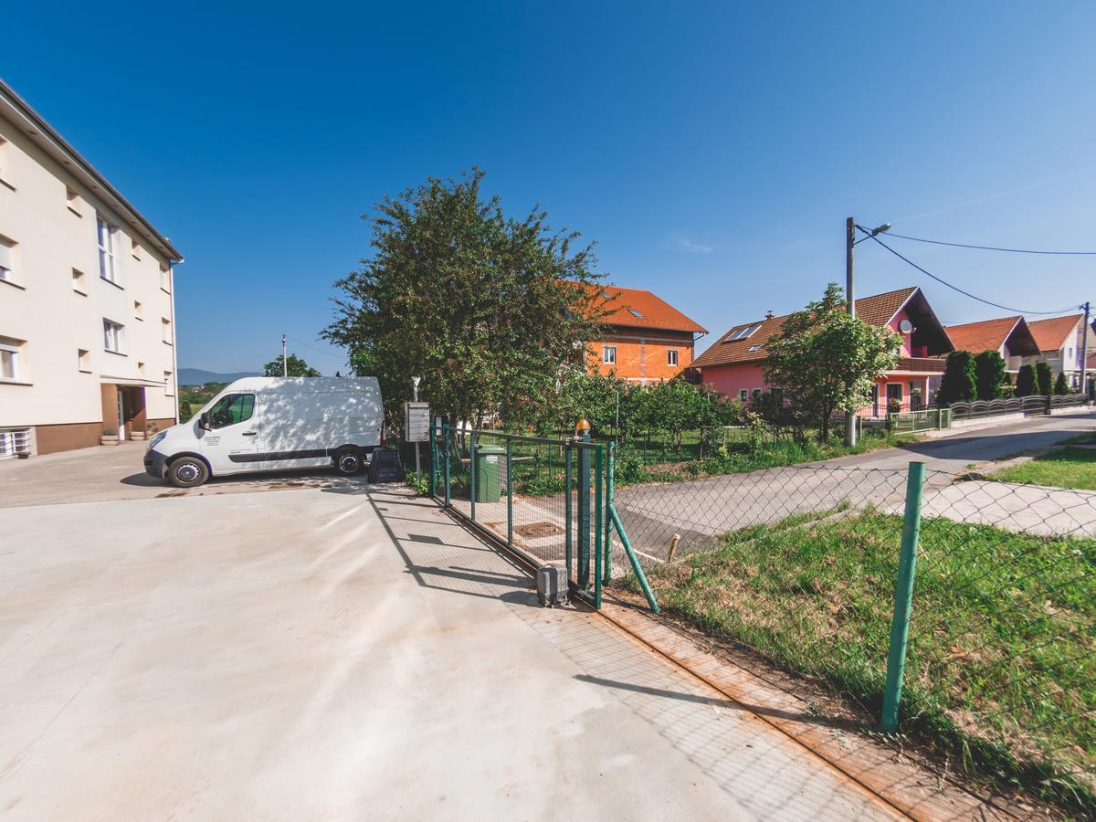 Apartment Daphnia Zagreb Buitenkant foto